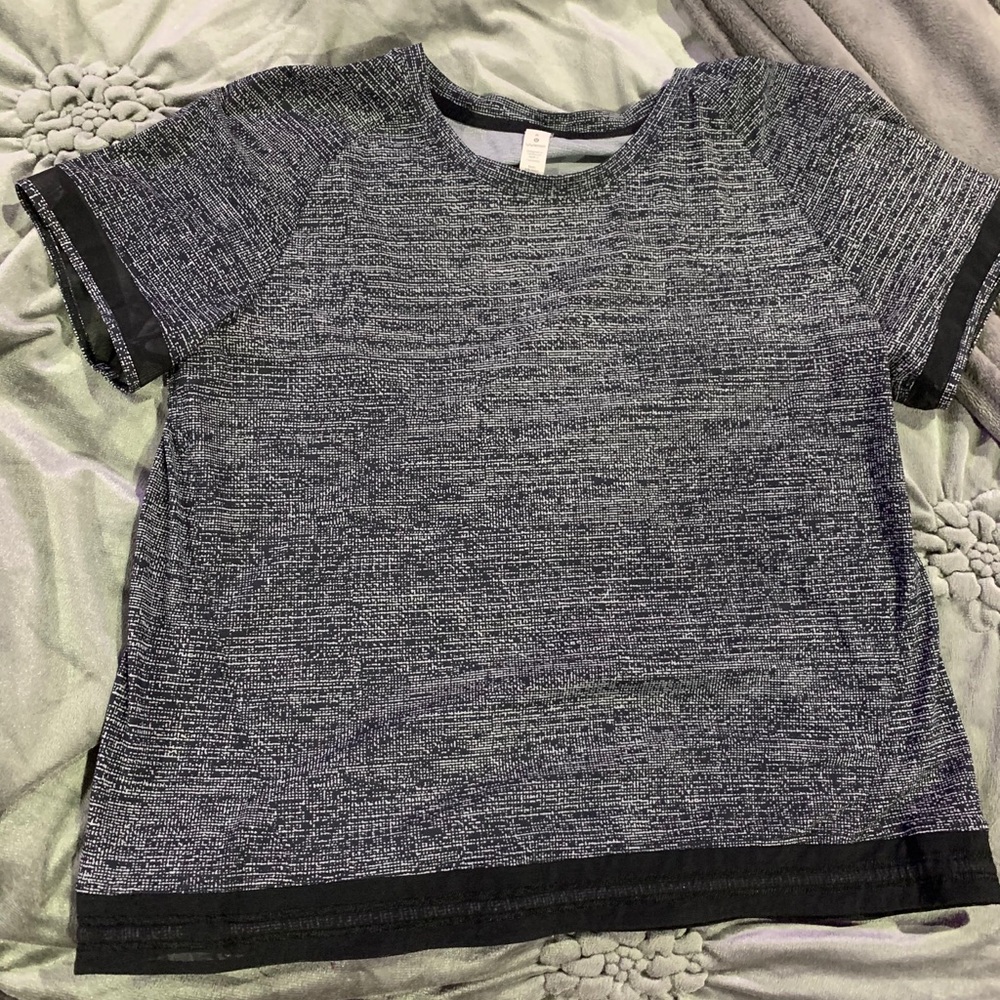 Lululemon running shirt